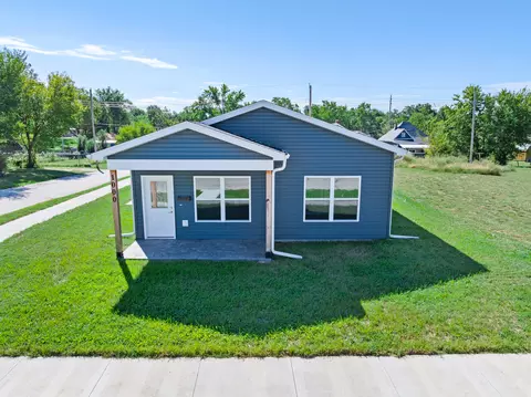 Exterior - 1000 Henry St, Moberly, MO 65270 photo 5 of 5