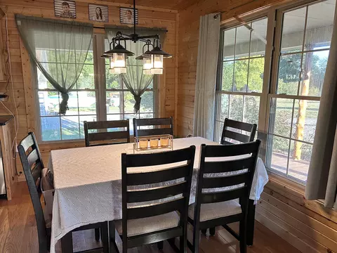 Dining - 1375 State Route U, Armstrong, MO 65230 photo 1 of 1