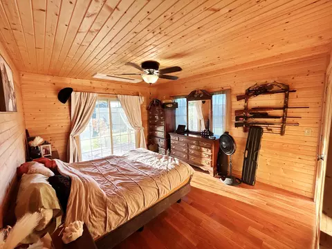 Bedroom - 1375 State Route U, Armstrong, MO 65230 photo 1 of 2