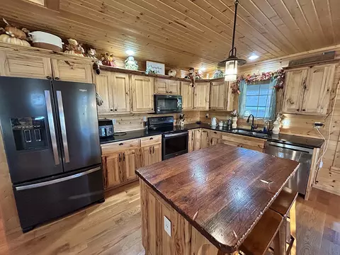Kitchen - 1375 State Route U, Armstrong, MO 65230 photo 1 of 1
