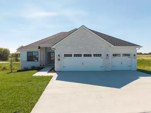 5312 Whisper Dr, Columbia, MO 65203