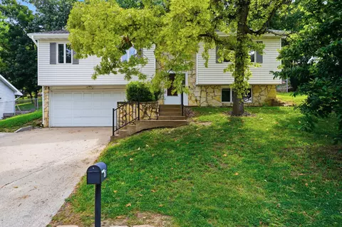 1709 Bunker Hill Rd, Jefferson City, MO 65109