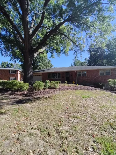 Exterior - 2613 Summit Rd, Columbia, MO 65203 photo 3 of 13