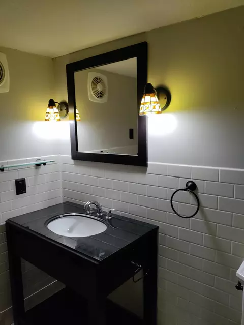 Bath - 2613 Summit Rd, Columbia, MO 65203 photo 5 of 7