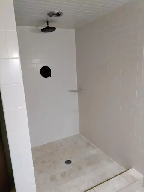 Bath - 2613 Summit Rd, Columbia, MO 65203 photo 6 of 7