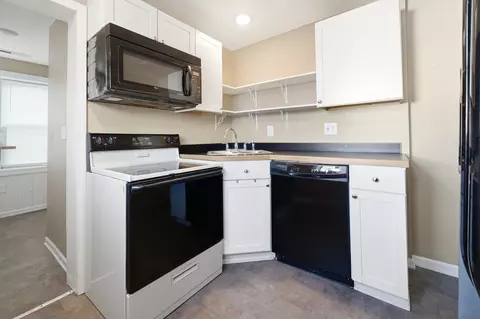 Kitchen - 103 W Chestnut St, Fulton, MO 65251 photo 2 of 2