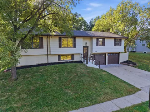 3000 Greenbriar Dr, Columbia, MO 65203
