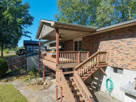 Exterior - 1913 Lakeview Dr, Fulton, MO 65251 photo 5 of 12