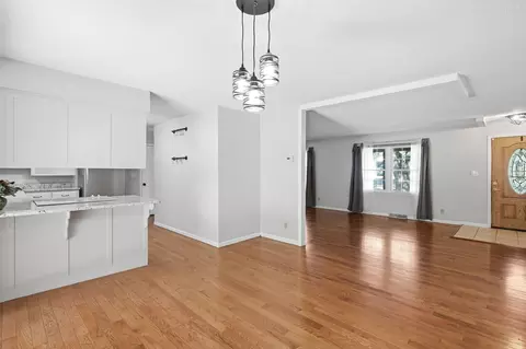 Living - 1913 Lakeview Dr, Fulton, MO 65251 photo 5 of 5
