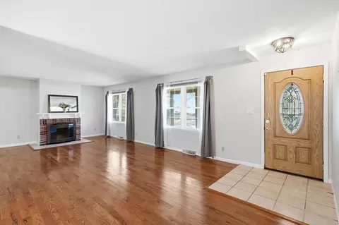 Living - 1913 Lakeview Dr, Fulton, MO 65251 photo 1 of 5