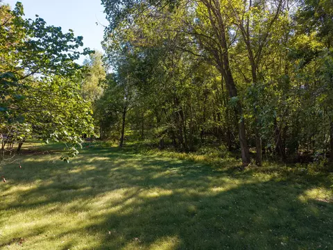 Exterior - 1913 Lakeview Dr, Fulton, MO 65251 photo 9 of 12