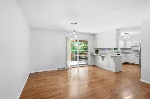 Living - 1913 Lakeview Dr, Fulton, MO 65251 photo 4 of 5