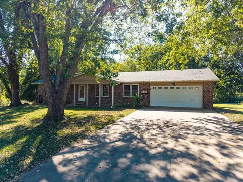 Exterior - 1913 Lakeview Dr, Fulton, MO 65251 photo 12 of 12