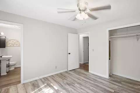 Bedroom - 1913 Lakeview Dr, Fulton, MO 65251 photo 2 of 4