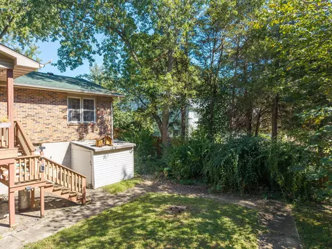 Exterior - 1913 Lakeview Dr, Fulton, MO 65251 photo 6 of 12