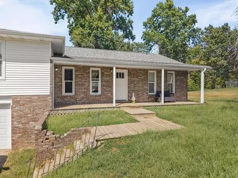 Exterior - 627-629 Hendricks Dr, Mexico, MO 65265 photo 2 of 4