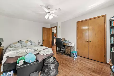 Bedroom - 627-629 Hendricks Dr, Mexico, MO 65265 photo 3 of 5