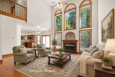 4003 Continental Ct, Columbia, MO 65203