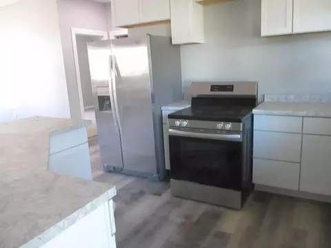 Kitchen - 515 Eastholm St, Mexico, MO 65265 photo 2 of 2
