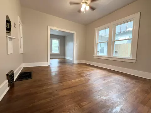 Living - 212 E Ashley Rd, Boonville, MO 65233 photo 4 of 6