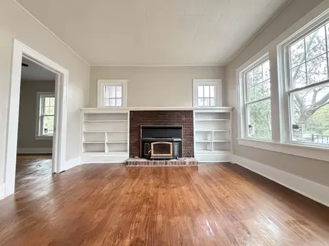 Living - 212 E Ashley Rd, Boonville, MO 65233 photo 2 of 6