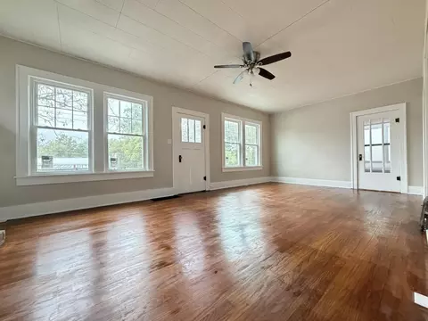 Living - 212 E Ashley Rd, Boonville, MO 65233 photo 3 of 6