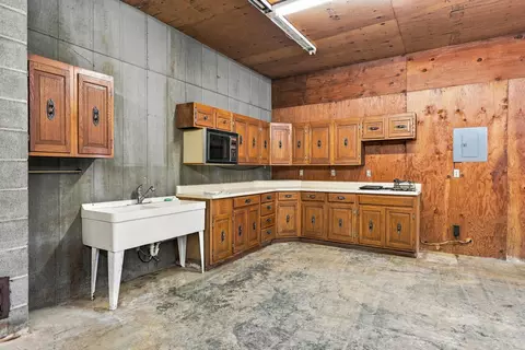 Kitchen - 7801 E Route Y, Ashland, MO 65010 photo 7 of 7