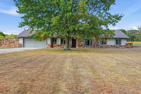 Exterior - 7801 E Route Y, Ashland, MO 65010 photo 2 of 7