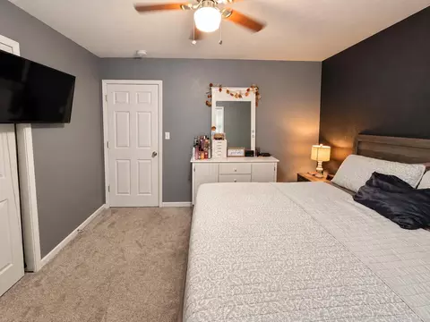 Bedroom - 217 S Reed St, Centralia, MO 65240 photo 2 of 6