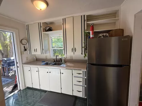 Kitchen - 316 E Lee St, Moberly, MO 65270 photo 2 of 2