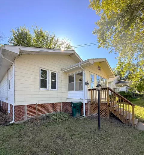 Exterior - 316 E Lee St, Moberly, MO 65270 photo 2 of 3