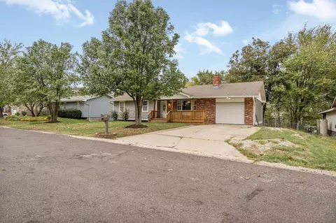 Exterior - 501 E Hackberry Blvd, Columbia, MO 65202 photo 3 of 8