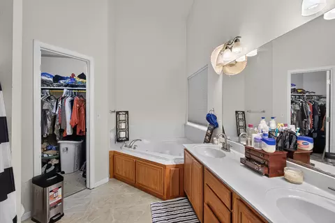 Bath - 1407 St Andrew St, Columbia, MO 65203 photo 1 of 3