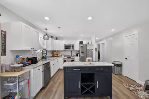 Kitchen - 815 Myra St, Moberly, MO 65270 photo 1 of 3