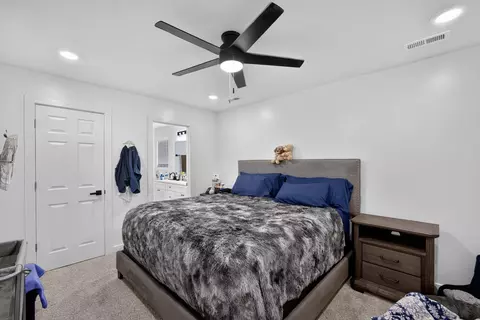 Bedroom - 815 Myra St, Moberly, MO 65270 photo 1 of 3