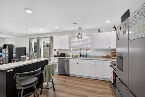 Kitchen - 815 Myra St, Moberly, MO 65270 photo 2 of 3