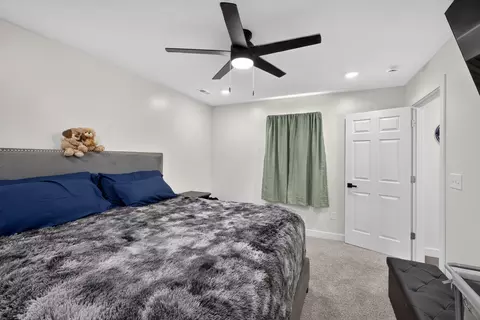 Bedroom - 815 Myra St, Moberly, MO 65270 photo 2 of 3