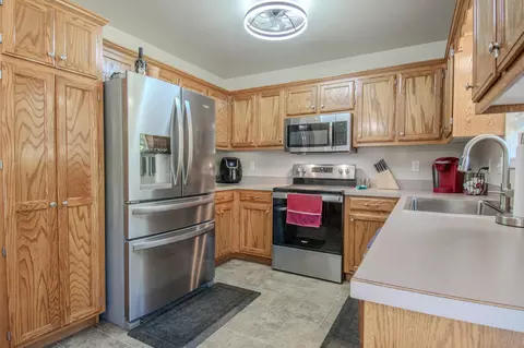 Kitchen - 2057 Beelman Rd, Holts Summit, MO 65043 photo 2 of 2