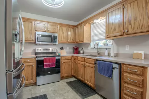 Kitchen - 2057 Beelman Rd, Holts Summit, MO 65043 photo 1 of 2