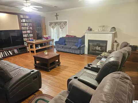 Living - 167 Guyton Loop Rd, Calhoun, LA 71225 photo 2 of 4