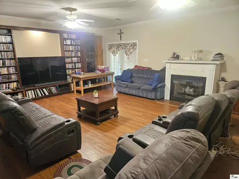 Living - 167 Guyton Loop Rd, Calhoun, LA 71225 photo 1 of 4