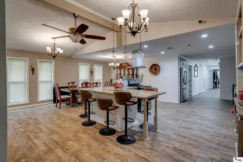 Entry Way - 957 Moore Rd, Monroe, LA 71201 photo 1 of 3