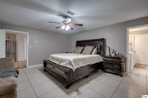 Bedroom - 957 Moore Rd, Monroe, LA 71201 photo 4 of 5