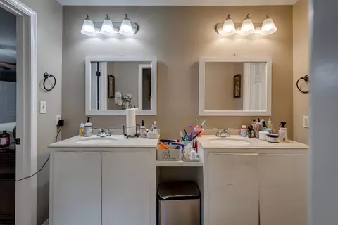 Bath - 957 Moore Rd, Monroe, LA 71201 photo 3 of 4