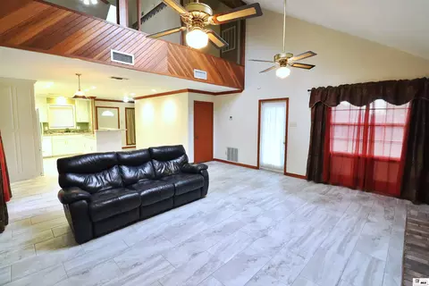 6411 Diamond Head Dr, Monroe, LA 71203 photo 11