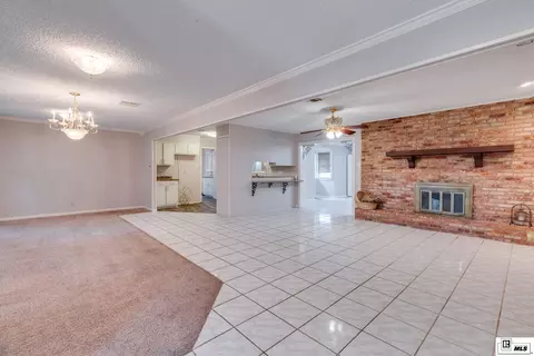 Living - 1901 Howard Dr, Monroe, LA 71201 photo 2 of 4