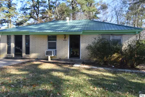 1109 Sharp St, Bastrop, LA 71220 photo 1
