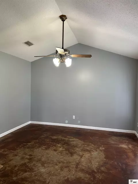 Living - 207 S Maple St, Ruston, LA 71270 photo 1 of 2
