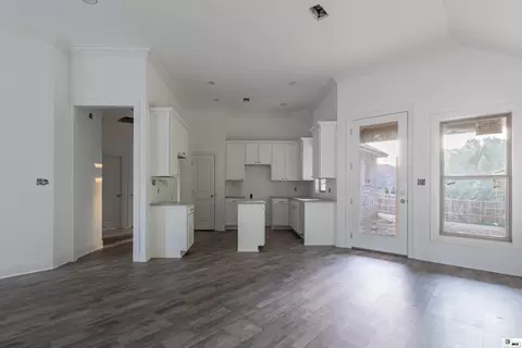Living - 102 Lovemore Dr, Ruston, LA 71270 photo 2 of 5