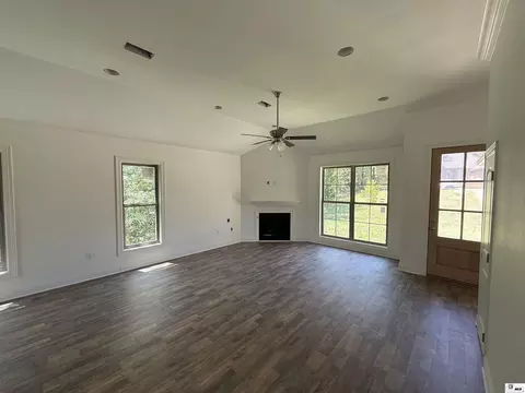 Living - 102 Lovemore Dr, Ruston, LA 71270 photo 5 of 5